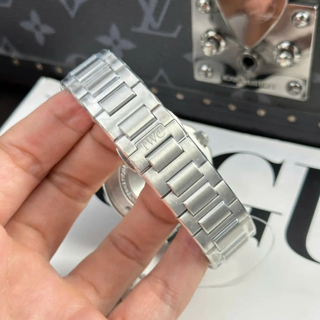 Super Clone IWC Ingenieur IW328907 Gets a Classic Blue Dial 40mm — movement / caseback view