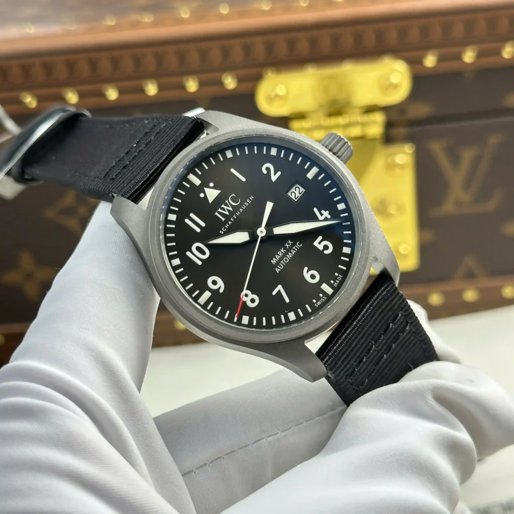 Super Clone IWC Titanium — bracelet detail
