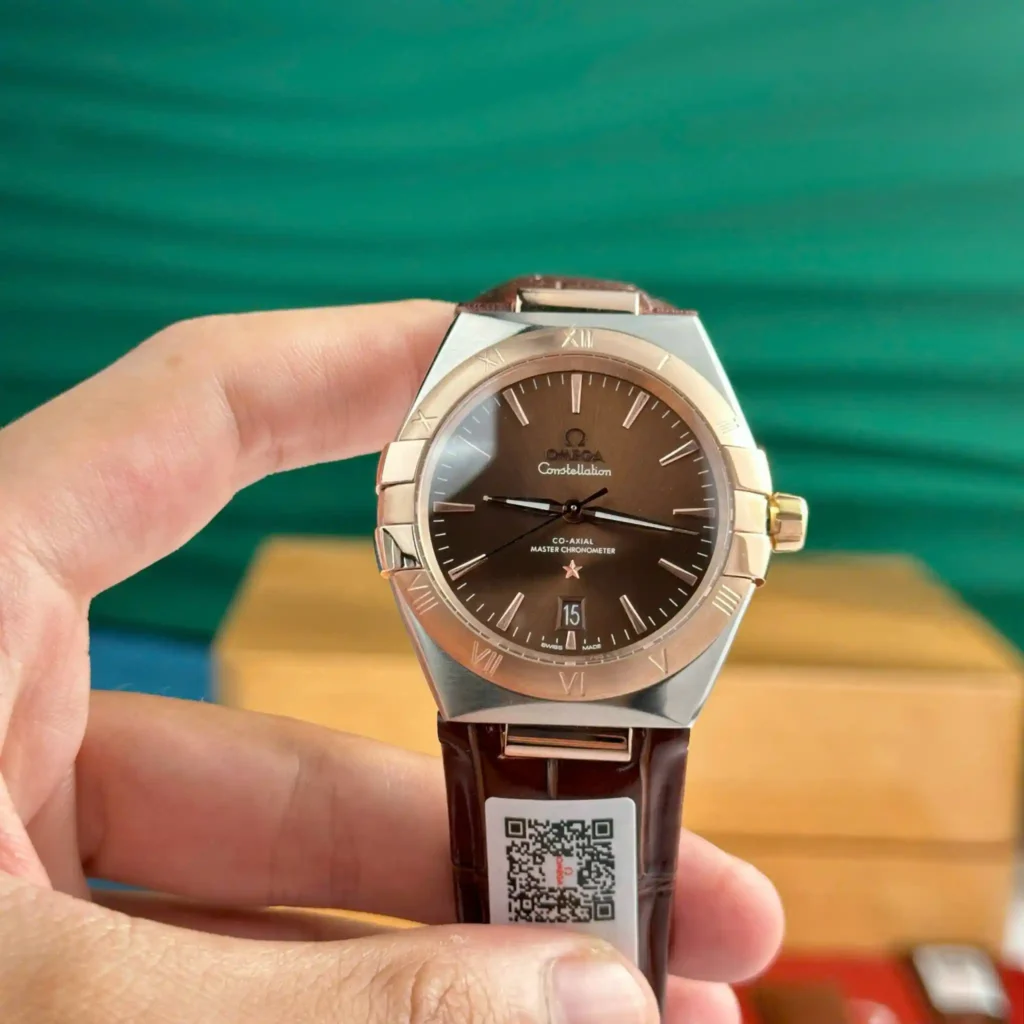 Super Clone Omega 39mm Steel — bracelet detail