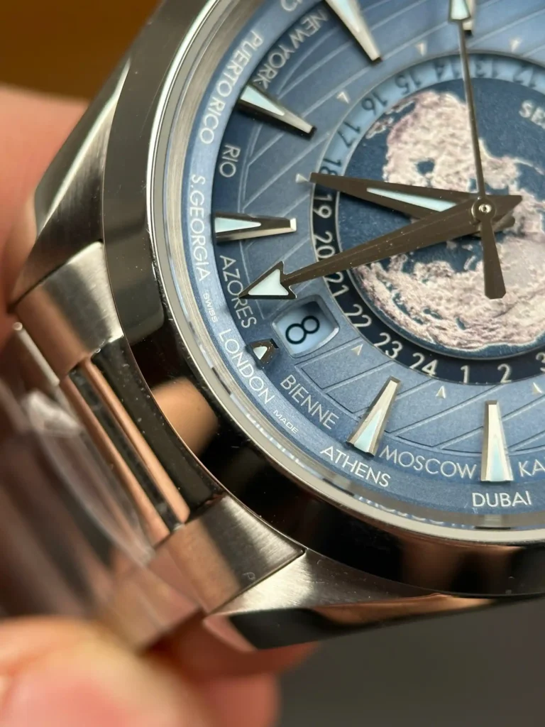 Super Clone Omega 43mm Steel — bracelet detail