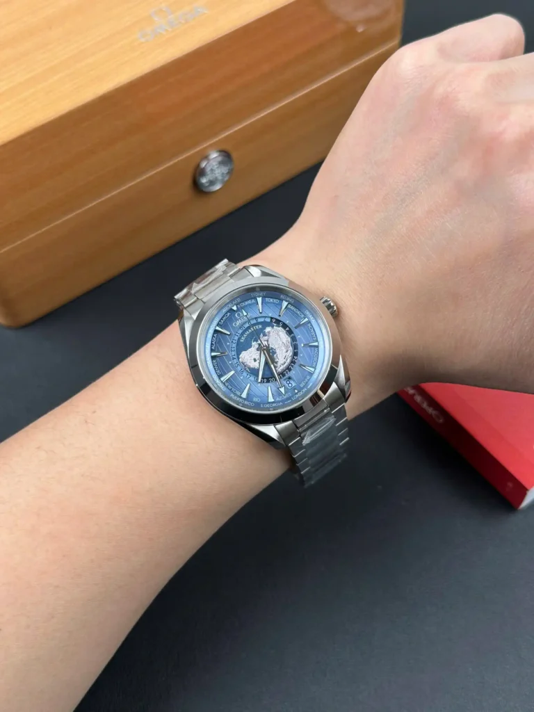 Super Clone Omega 43mm Steel — clasp and links