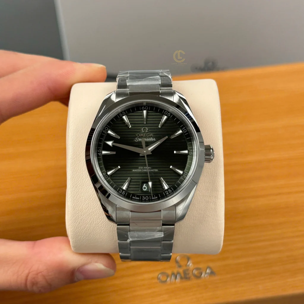 Super Clone Omega Seamaster Aqua Terra Co-Axial Master 220.10.41.21.10.001 41mm Green Dial — dial close-up