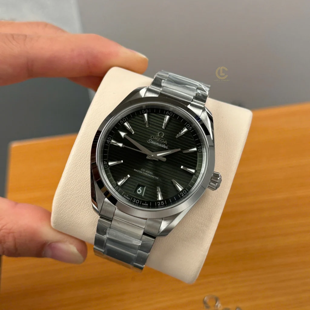 Super Clone Omega Seamaster Aqua Terra Co-Axial Master 220.10.41.21.10.001 41mm Green Dial — case and bezel