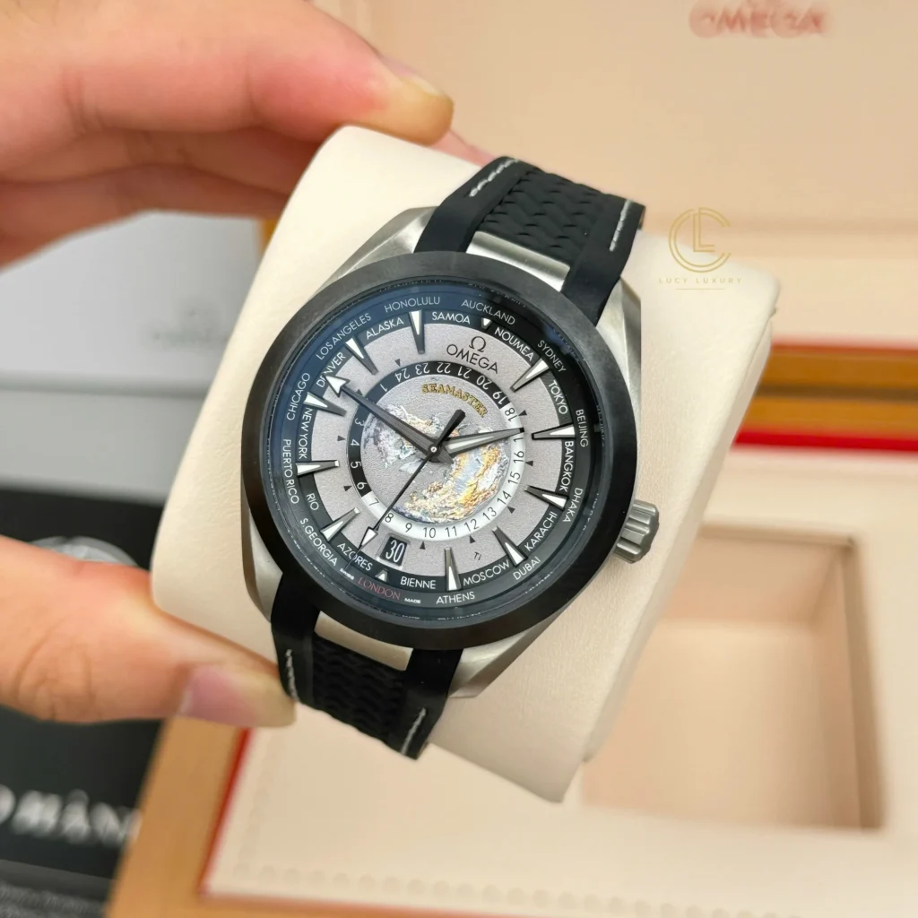 Super Clone Omega Seamaster Aqua Terra Co-Axial Master Chronometer GMT Worldtimer 220.92.43.22.99.001 43mm — case and bezel