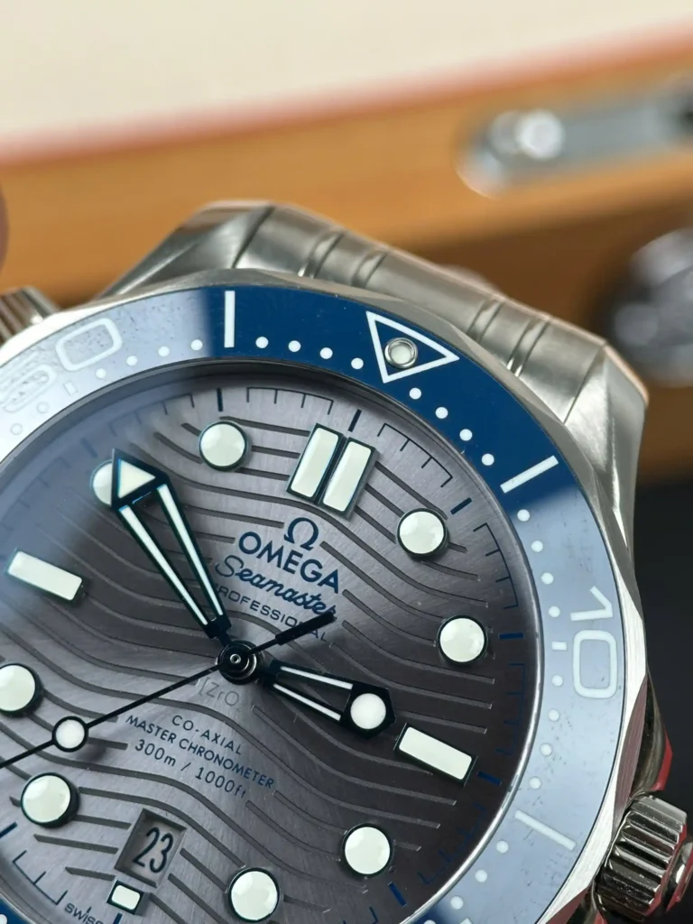 Super Clone Omega 42mm Steel — clasp and links
