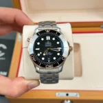 Super Clone Omega Seamaster Diver 300M 210.20.42.20.01.001 42mm Black Dial — bracelet detail