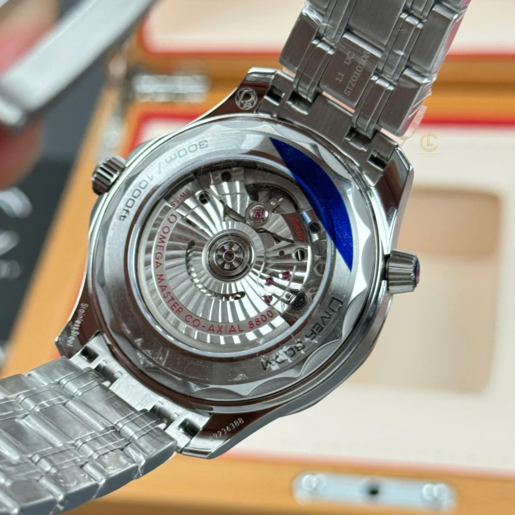 Super Clone Omega Seamaster Diver 300M 42mm Green Dial — view 11