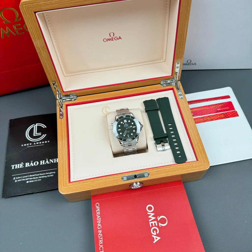 Super Clone Omega Seamaster Diver 300M 42mm Green Dial — view 13