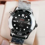 Super Clone Omega Seamaster Diver 300M Co‑Axial Master Chronometer 210.30.42.20.01.001 42mm Black Dial — bracelet detail