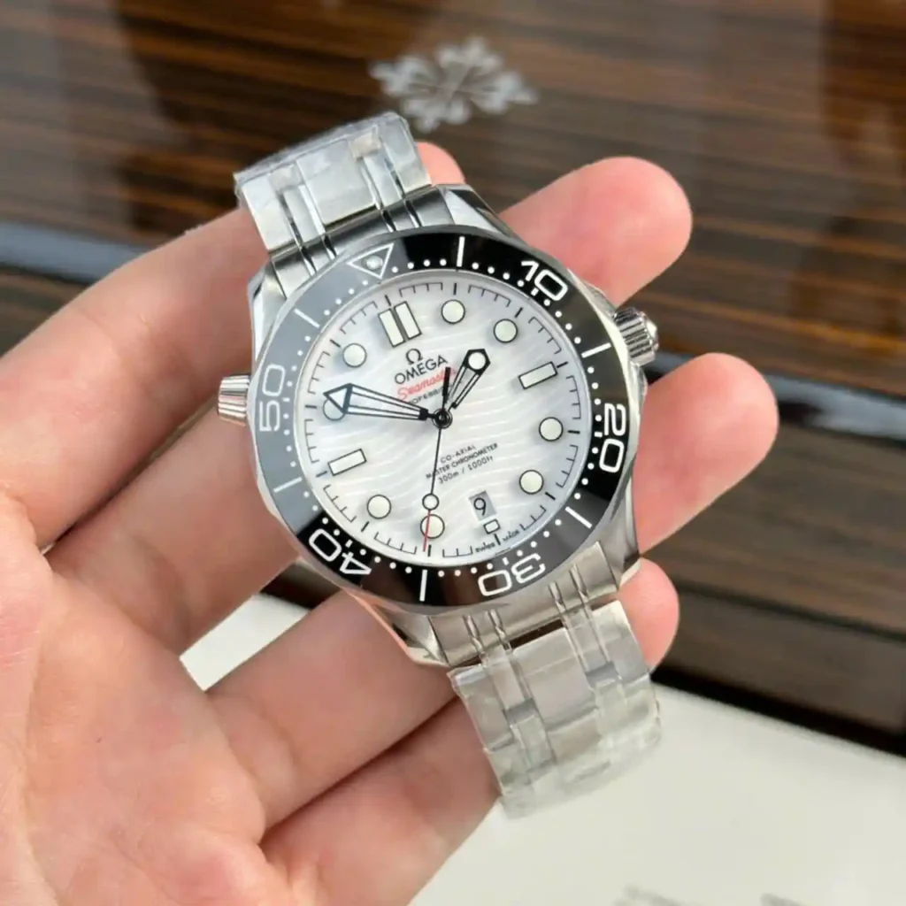 Super Clone Omega 42mm Steel — bracelet detail