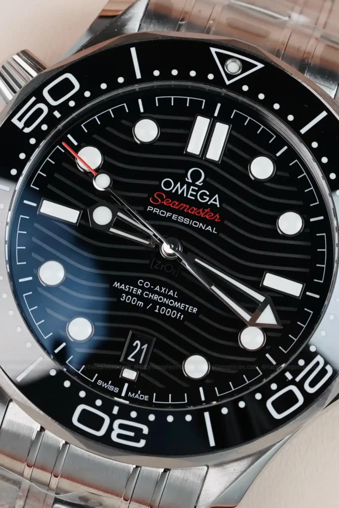 Super Clone Omega Seamaster Diver 300M Co‑Axial Master Chronometer 210.30.42.20.01.001 42mm Black Dial — clasp and links