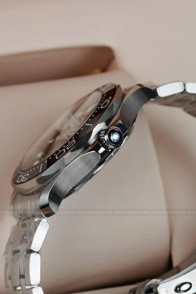 Super Clone Omega Seamaster Diver 300M Co‑Axial Master Chronometer 210.30.42.20.01.001 42mm Black Dial — movement / caseback view