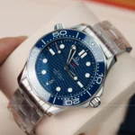 Super Clone Omega Seamaster Diver 300M Co‑Axial Master Chronometer 210.32.42.20.03.001 42mm Blue Dial — bracelet detail