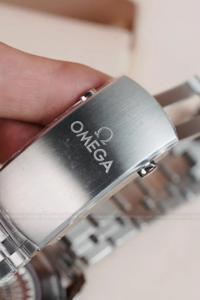 Super Clone Omega Seamaster Diver 300M Co‑Axial Master Chronometer 210.30.42.20.01.001 42mm Black Dial — view 11
