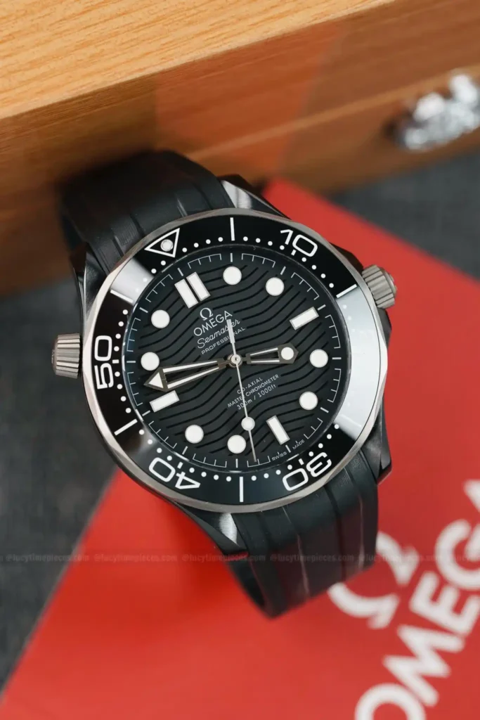 Super Clone Omega Seamaster Diver 300M Co‑Axial Master Chronometer 210.92.44.20.01.001 Black Dial Ceramic 42mm — clasp and links