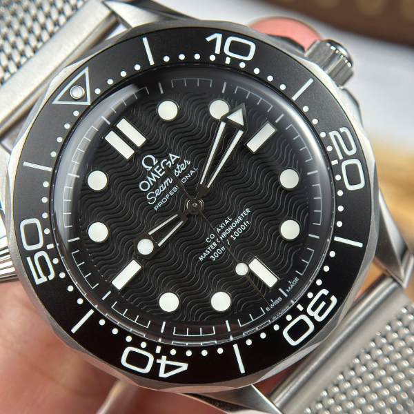 Super Clone Omega 42mm Steel — side profile