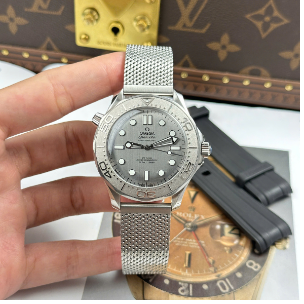 Super Clone Omega 42mm Steel — dial close-up