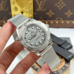 Super Clone Omega 42mm Steel — bracelet detail