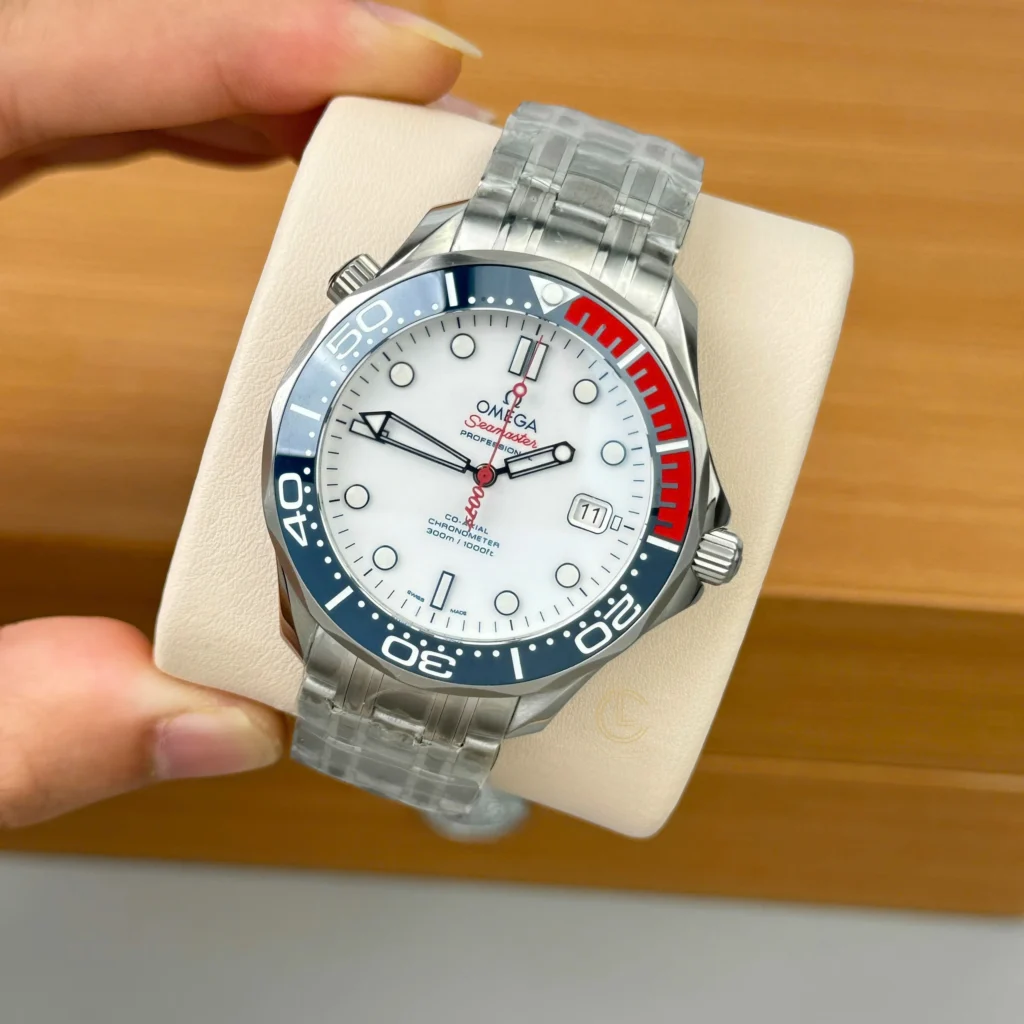 Super Clone Omega 41mm Steel — bracelet detail