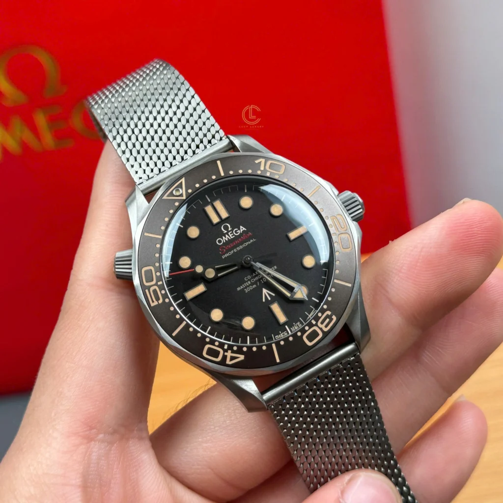 Super Clone Omega Seamaster Diver “James Bond 007 Edition” 42mm Black Dial Titanium — clasp and links