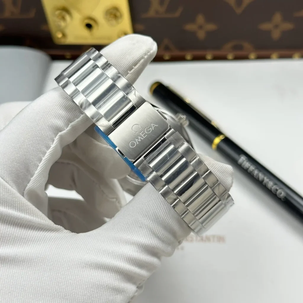 Super Clone Omega 38mm Steel — clasp and links