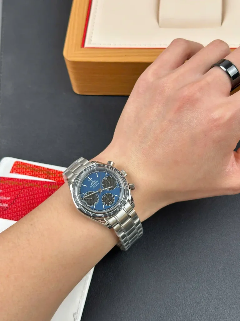 Super Clone Omega 40mm Steel — bracelet detail