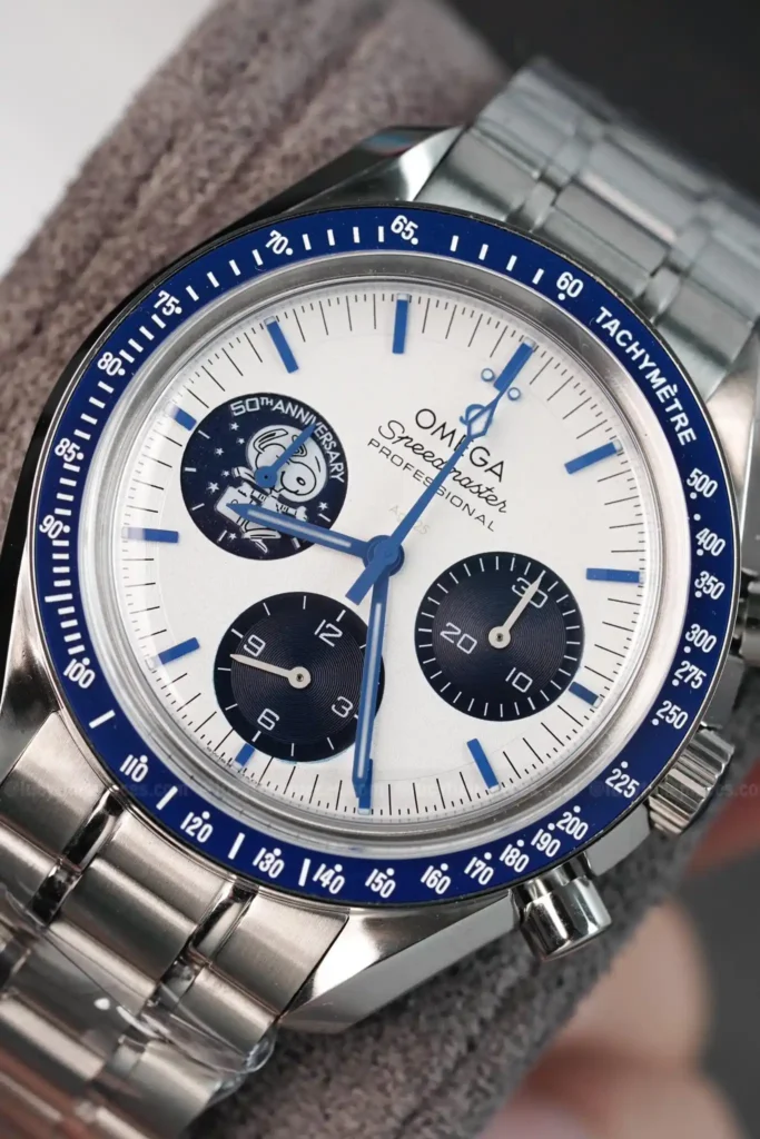 Super Clone Omega Speedmaster 50th Anniversary Co-Axial Chronometer Chronograph 310.32.42.50.02.001 42mm “Silver Snoopy Award” — side profile