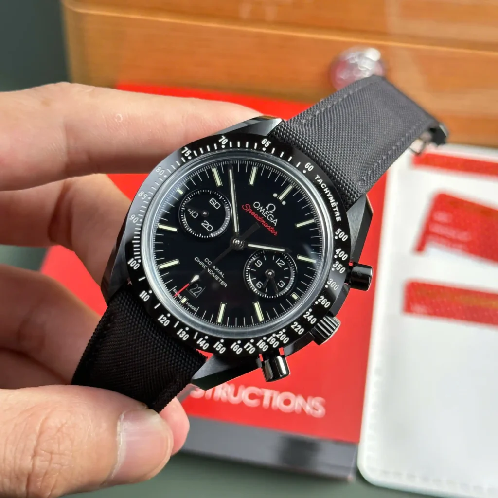 Super Clone Omega Speedmaster Dark Side of The Moon 311.92.44.51.01.003 44mm Black Ceramic – — bracelet detail