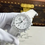Super Clone Omega Speedmaster Dark Side of The Moon White Side of the Moon 311.93.44.51.04.002 44.25 White Ceramic – — case and bezel