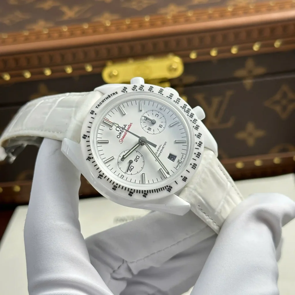 Super Clone Omega Speedmaster Dark Side of The Moon White Side of the Moon 311.93.44.51.04.002 44.25 White Ceramic – — side profile