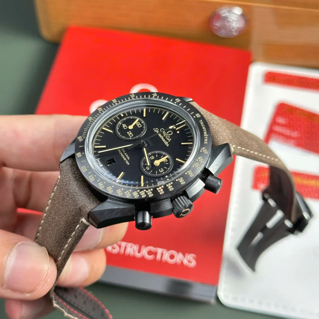 Super Clone Omega Speedmaster Dark Side of the Moon Vintage Black 311.92.44.51.01.006 44mm Black Ceramic — bracelet detail