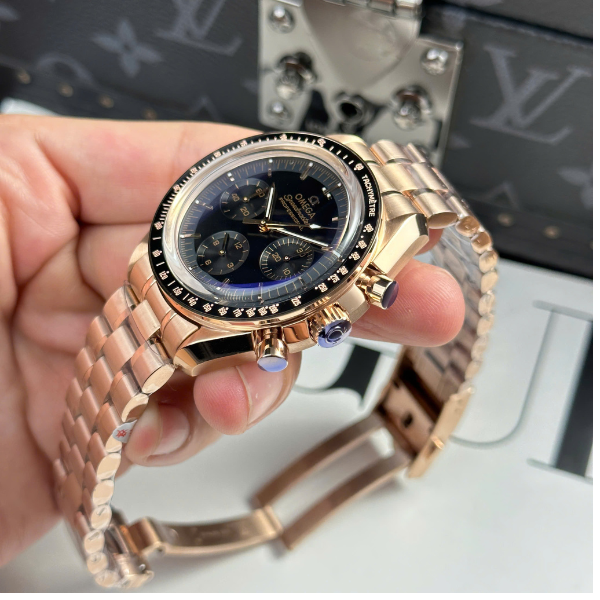 Super Clone Omega Steel — bracelet detail