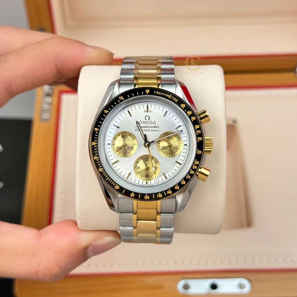 Super Clone Omega Speedmaster Moonwatch Professional 310.20.42.50.02.001 42mm White Dial Demi Yellow Gold — case and bezel