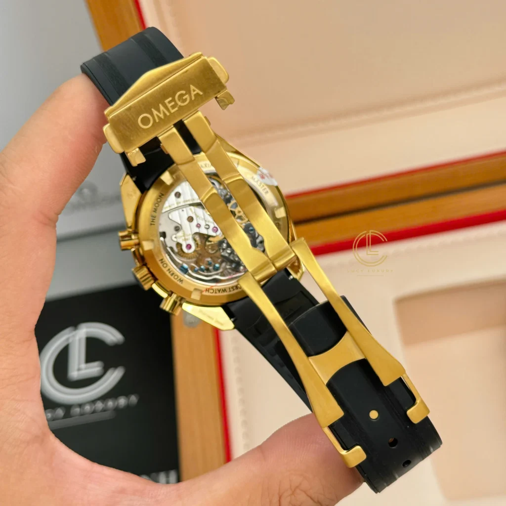 Super Clone Omega Speedmaster Moonwatch Professional 310.63.42.50.01.001 42mm Yellow Gold — movement / caseback view