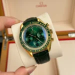 Super Clone Omega Speedmaster Moonwatch Professional 42mm 310.63.42.50.10.001 Green Dial Yellow Gold — dial close-up