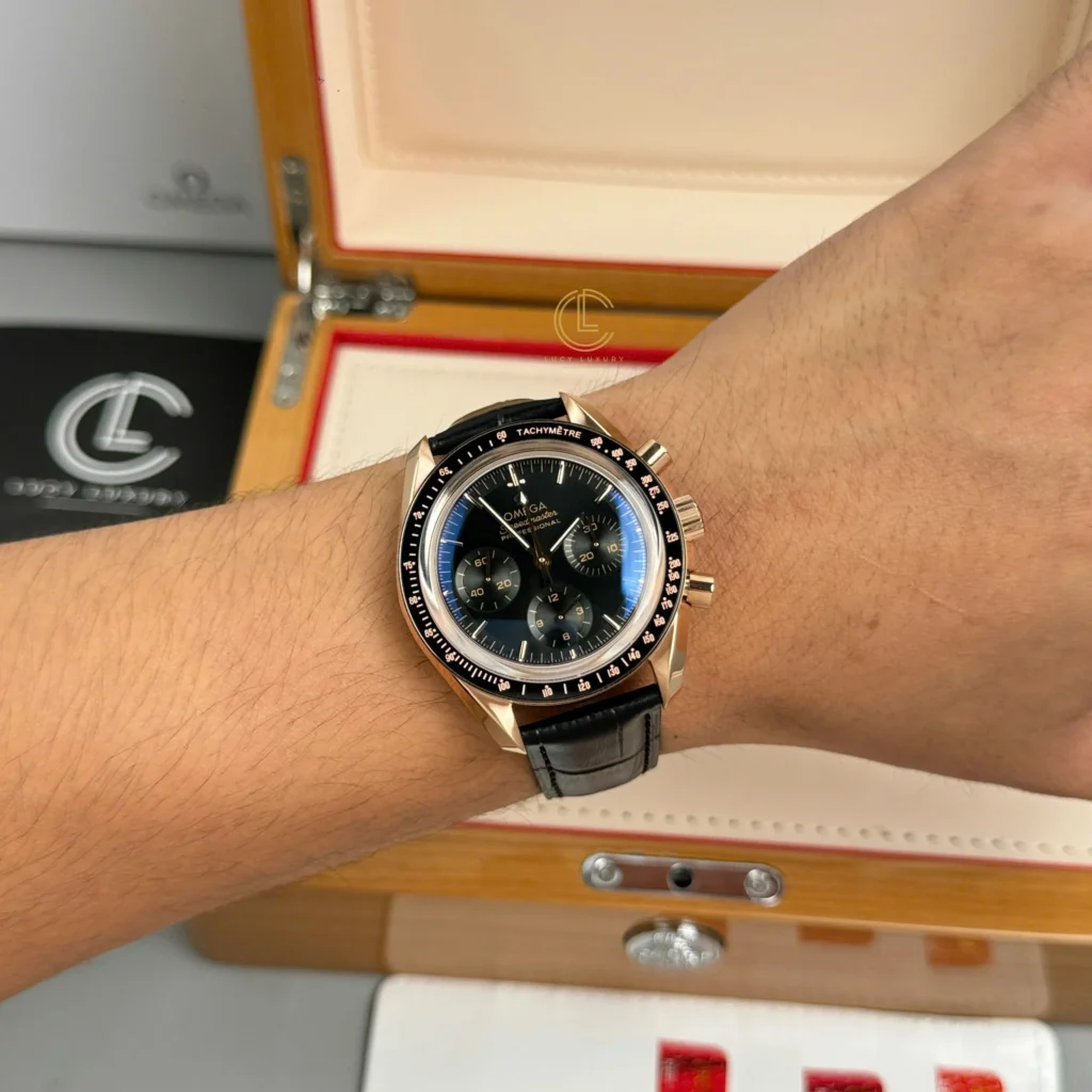 Super Clone Omega 42mm Steel — bracelet detail