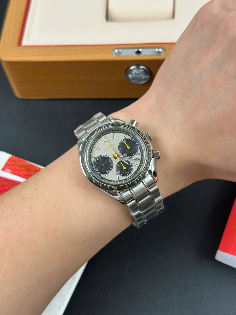 Super Clone Omega 40mm Steel — bracelet detail