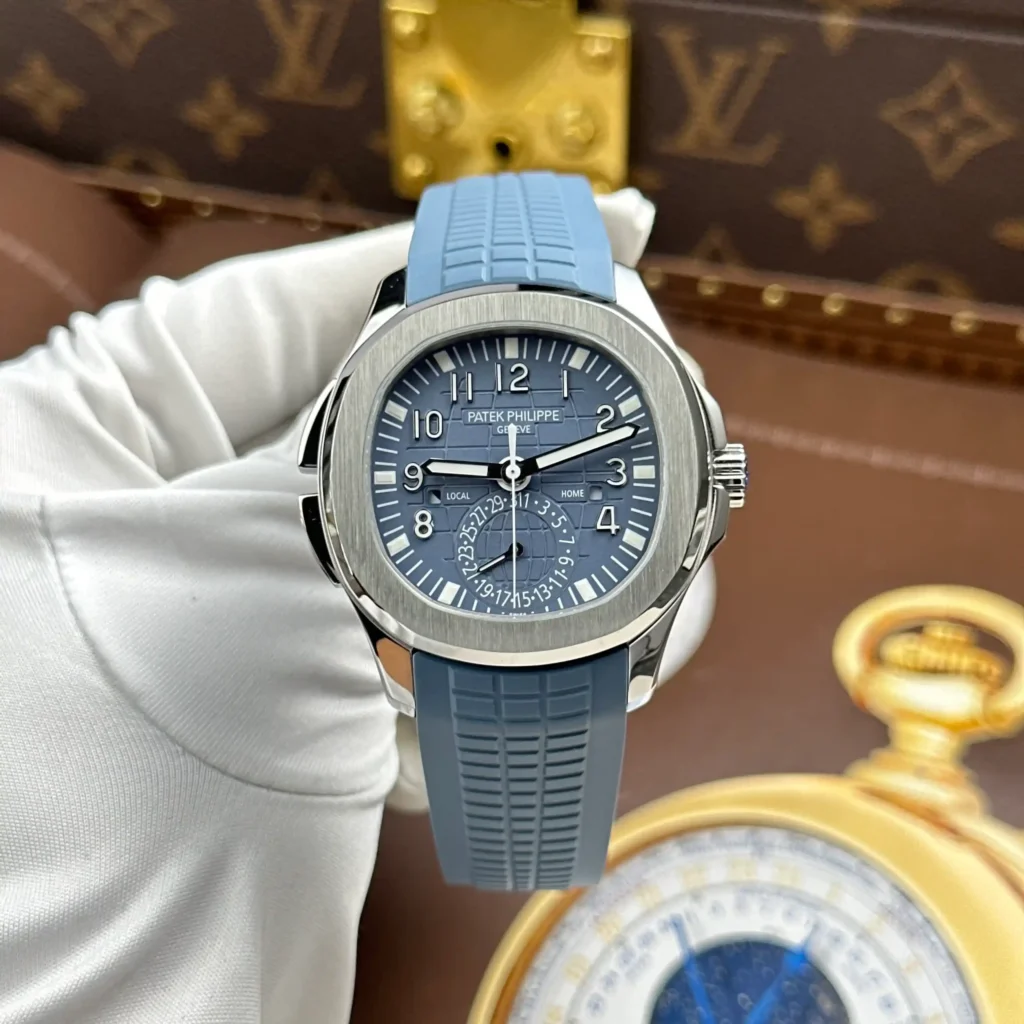 Super Clone Patek Philippe Aquanaut 40mm Rubber Strap Steel — dial close-up