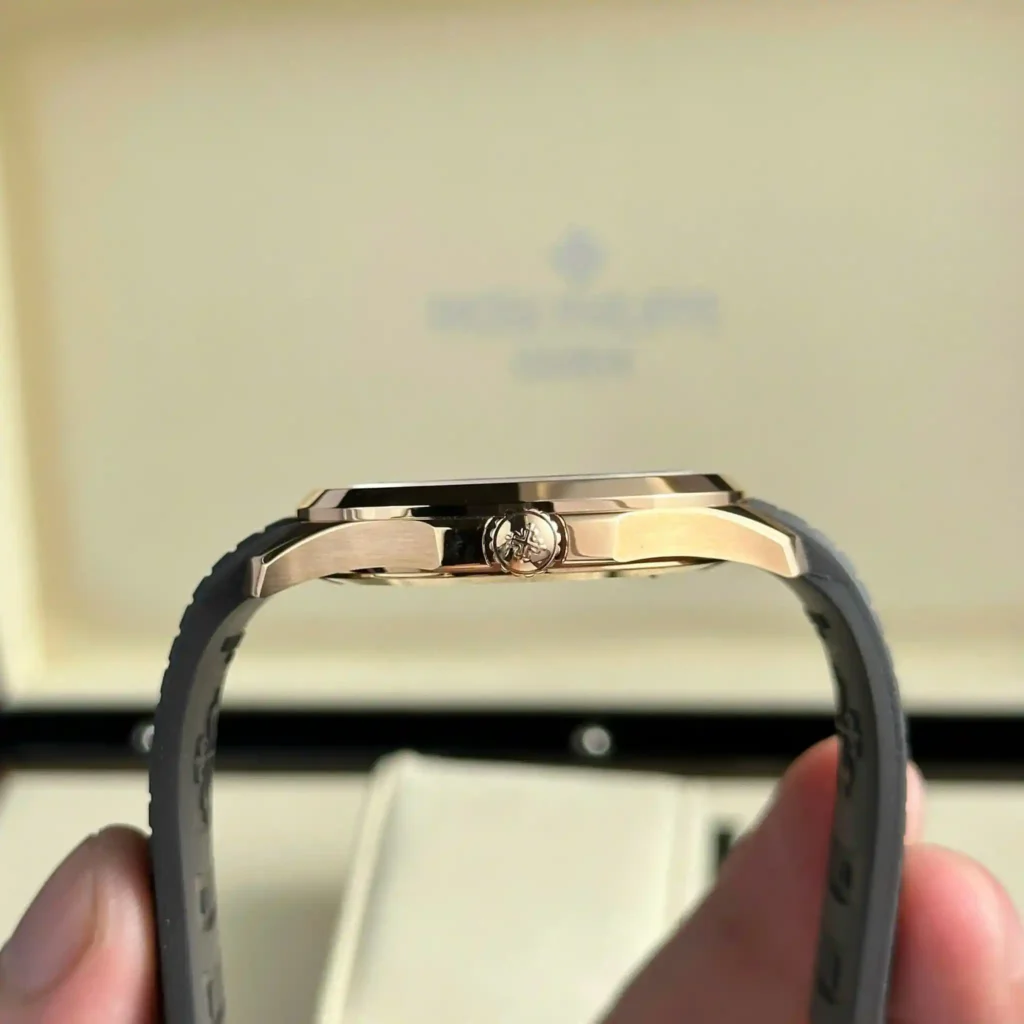 Super Clone Patek Philippe Aquanaut 5167R-001 Chocolate Dial V3 Update – — on leather display