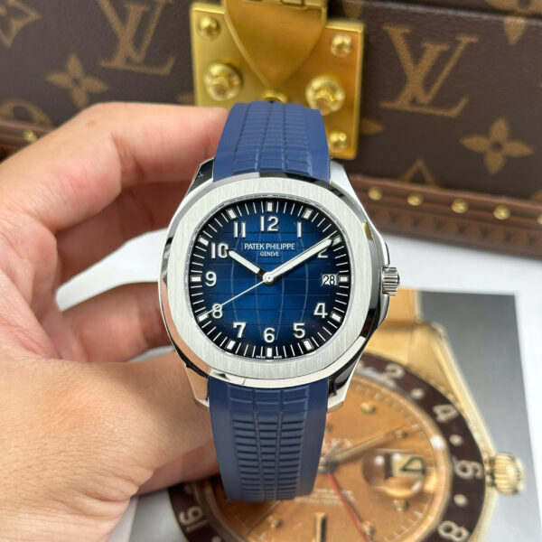 Super Clone Patek Philippe Aquanaut Rubber Strap Steel — dial close-up