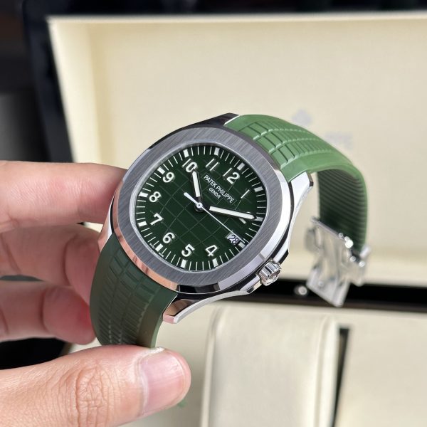 Super Clone Patek Philippe Aquanaut 40mm Rubber Strap Steel — dial close-up