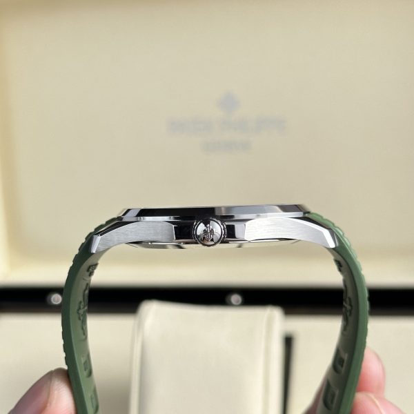Super Clone Patek Philippe Aquanaut 40mm Rubber Strap Steel — side profile
