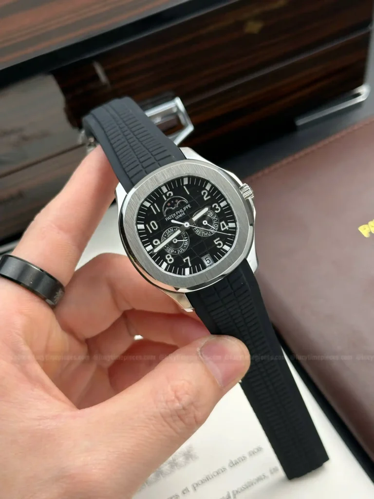 Super Clone Patek Philippe Aquanaut 5261A Moonphase Black 40mm — case and bezel