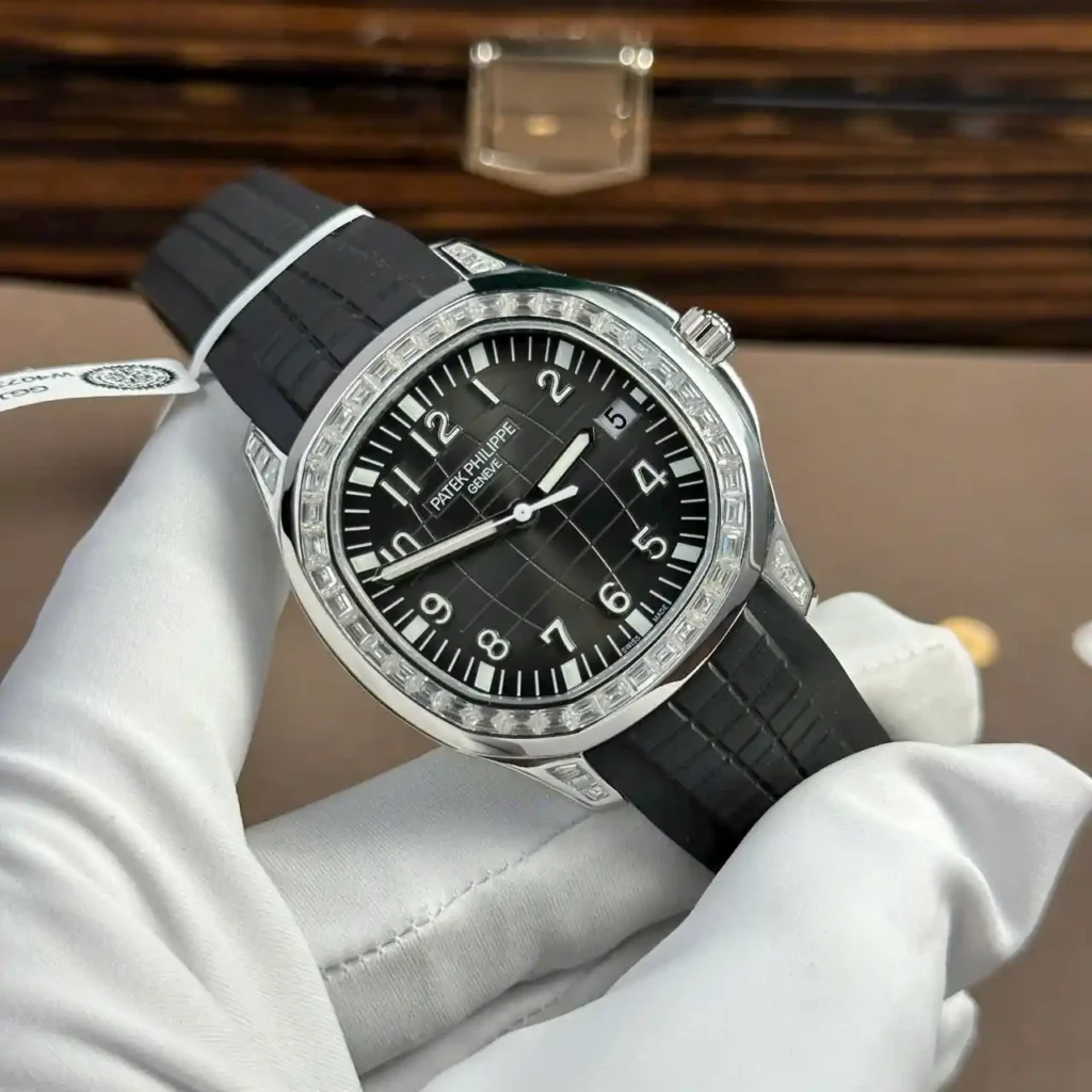 Super Clone Patek Philippe Aquanaut Diamonds 5167/300G-010 40mm – — bracelet detail