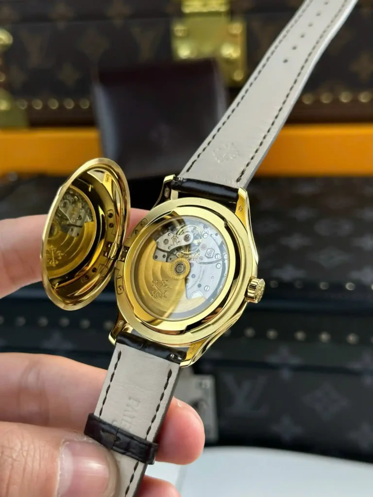 Super Clone Patek Philippe Calatrava 5227J-001 Yellow Gold Date Sweep Seconds 39mm – — movement / caseback view