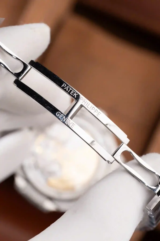 Super Clone Patek Philippe Nautilus 5711/1A-010 40mm Blue Dial V3 Update — view 9