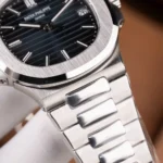 Super Clone Patek Philippe Nautilus 5711/1A-010 40mm Blue Dial V3 Update — bracelet detail