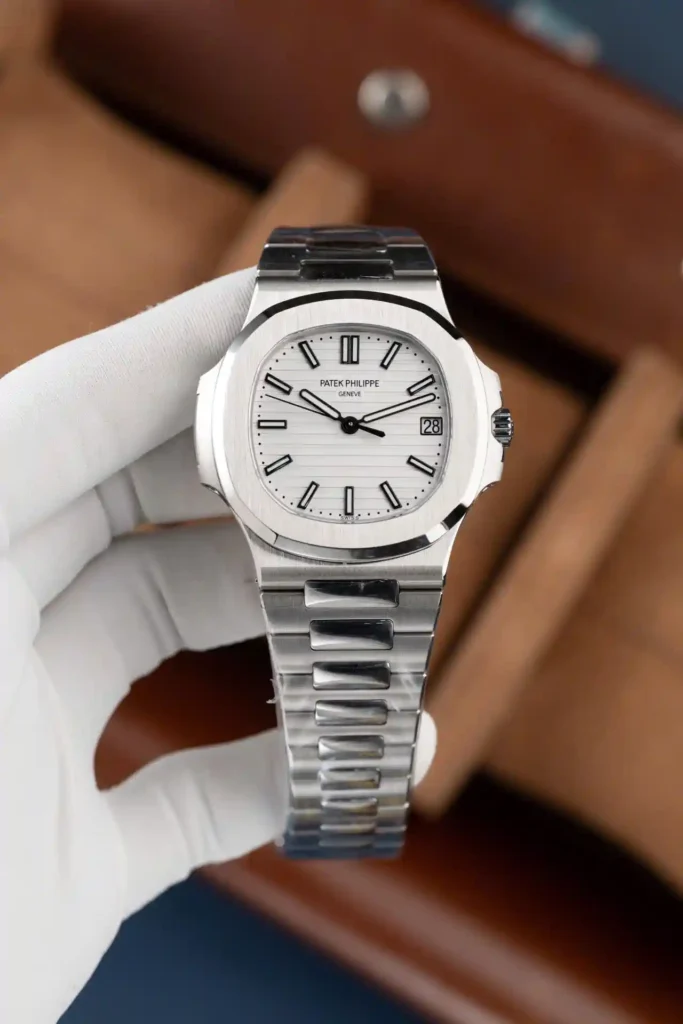 Super Clone Patek Philippe Nautilus 5711/1A-011 40mm White Dial V3 Update — dial close-up