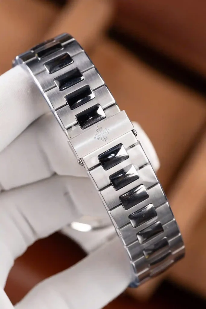 Super Clone Patek Philippe Nautilus 5711/1A-014 40mm Green Dial V3 Update — view 9