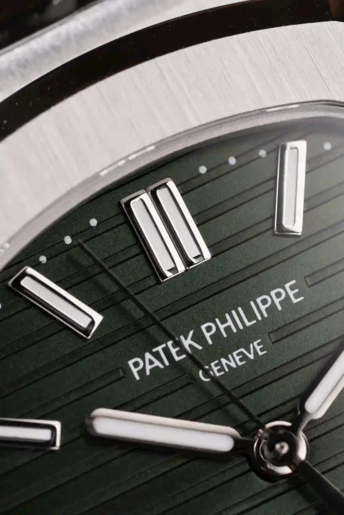 Super Clone Patek Philippe Nautilus 5711/1A-014 40mm Green Dial V3 Update — case and bezel
